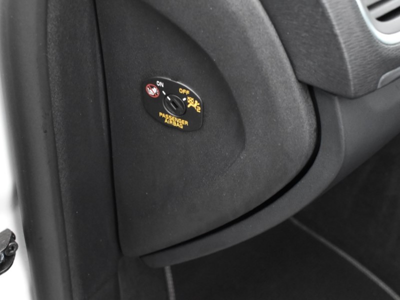 2018 (18) VOLVO V40 T3 [152] Cross Country Pro 5dr Geartronic 5239272