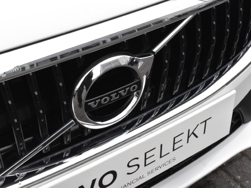 2018 (18) VOLVO V40 T3 [152] Cross Country Pro 5dr Geartronic 5239285