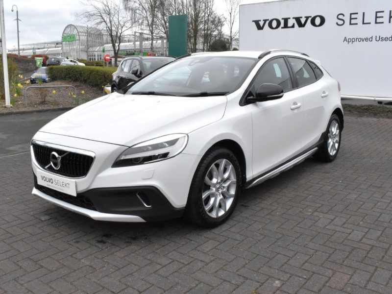 2018 (18) VOLVO V40 T3 [152] Cross Country Pro 5dr Geartronic 5239216