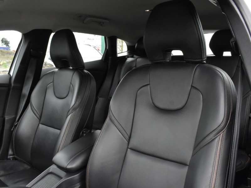 2018 (18) VOLVO V40 T3 [152] Cross Country Pro 5dr Geartronic 5239273