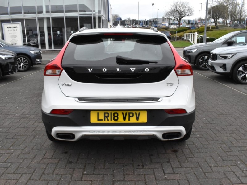 2018 (18) VOLVO V40 T3 [152] Cross Country Pro 5dr Geartronic 5239289