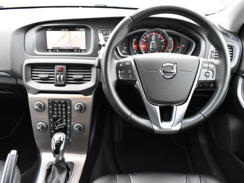 2018 (18) VOLVO V40 T3 [152] Cross Country Pro 5dr Geartronic 5239269