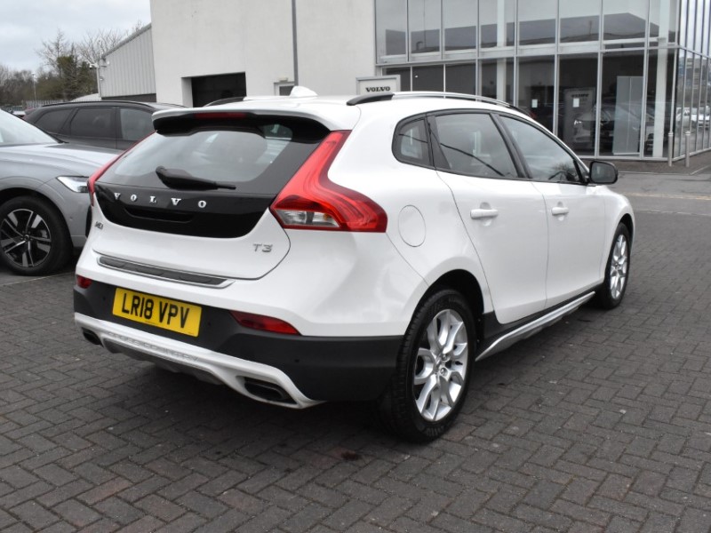 2018 (18) VOLVO V40 T3 [152] Cross Country Pro 5dr Geartronic 5239219