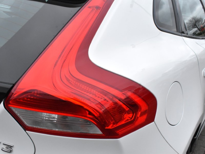 2018 (18) VOLVO V40 T3 [152] Cross Country Pro 5dr Geartronic 5239280