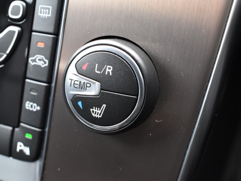 2018 (18) VOLVO V40 T3 [152] Cross Country Pro 5dr Geartronic 5239261