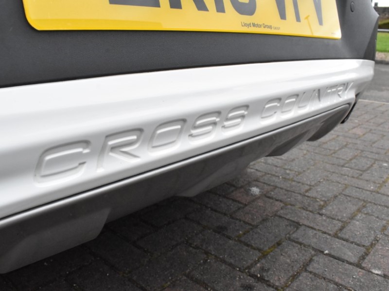 2018 (18) VOLVO V40 T3 [152] Cross Country Pro 5dr Geartronic 5239288