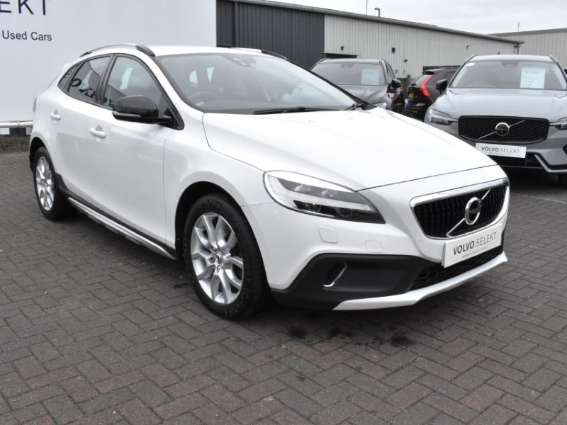 2018 (18) VOLVO V40 T3 [152] Cross Country Pro 5dr Geartronic