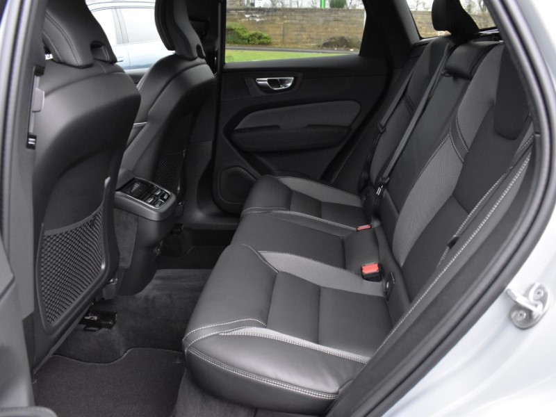 2025 (75) VOLVO XC60 2.0 B5P Plus Black Edition 5dr AWD Geartronic 5250081