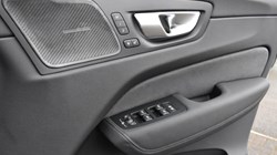 2025 (75) VOLVO XC60 2.0 B5P Plus Black Edition 5dr AWD Geartronic 5250063