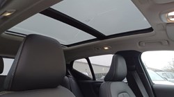 2025 (75) VOLVO XC40 2.0 B4P Ultra Bright 5dr Auto 5268800