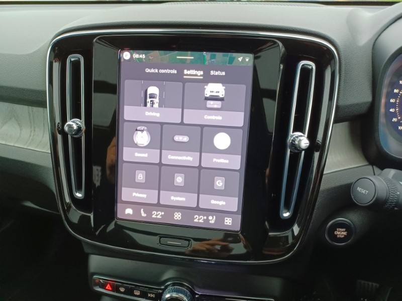 2025 (75) VOLVO XC40 2.0 B4P Ultra Bright 5dr Auto 5268783