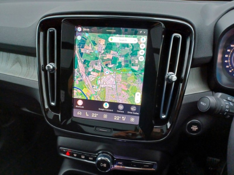 2025 (75) VOLVO XC40 2.0 B4P Ultra Bright 5dr Auto 5268782