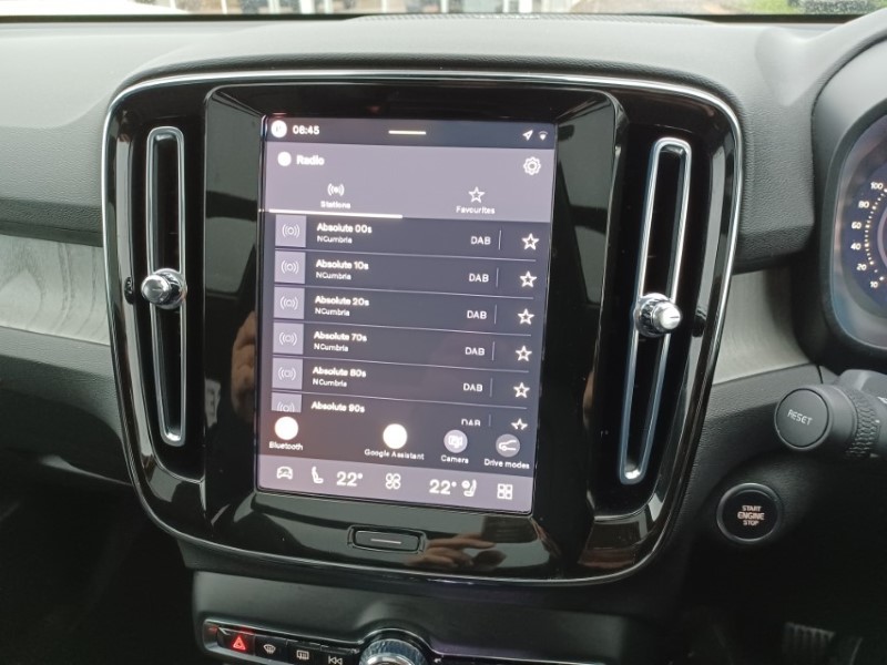 2025 (75) VOLVO XC40 2.0 B4P Ultra Bright 5dr Auto 5268785