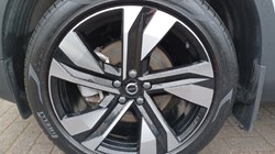 2025 (75) VOLVO XC40 2.0 B4P Ultra Bright 5dr Auto 5268816