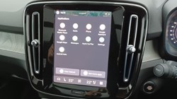 2025 (75) VOLVO XC40 2.0 B4P Ultra Bright 5dr Auto 5268784