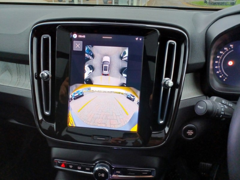 2025 (75) VOLVO XC40 2.0 B4P Ultra Bright 5dr Auto 5268787