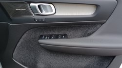 2025 (75) VOLVO XC40 2.0 B4P Ultra Bright 5dr Auto 5268794