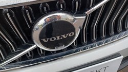 2025 (75) VOLVO XC40 2.0 B4P Ultra Bright 5dr Auto 5268885