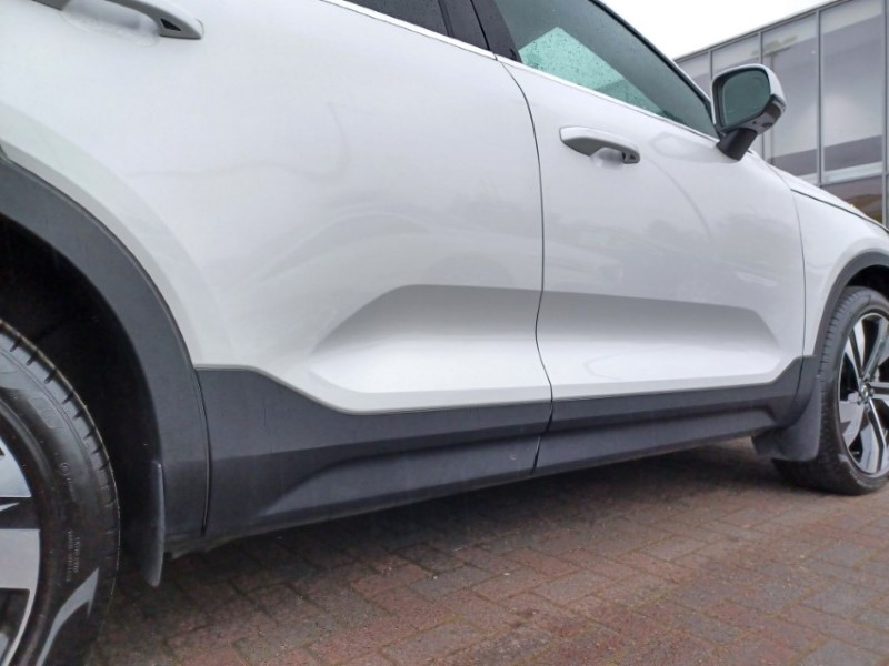 2025 (75) VOLVO XC40 2.0 B4P Ultra Bright 5dr Auto 5268883