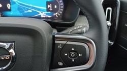 2025 (75) VOLVO XC40 2.0 B4P Ultra Bright 5dr Auto 5268791