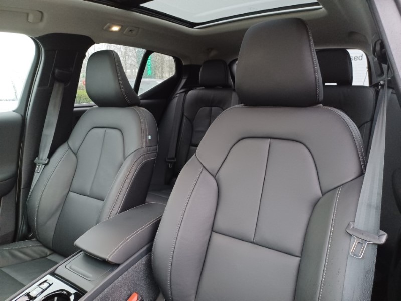 2025 (75) VOLVO XC40 2.0 B4P Ultra Bright 5dr Auto 5268809