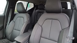 2025 (75) VOLVO XC40 2.0 B4P Ultra Bright 5dr Auto 5268809