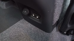 2025 (75) VOLVO XC40 2.0 B4P Ultra Bright 5dr Auto 5268802