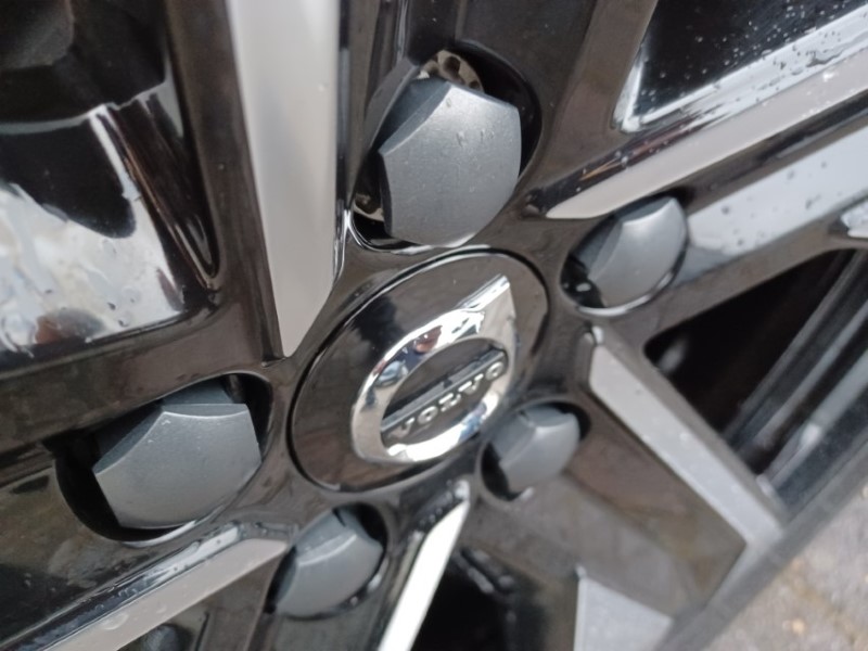 2025 (75) VOLVO XC40 2.0 B4P Ultra Bright 5dr Auto 5268817