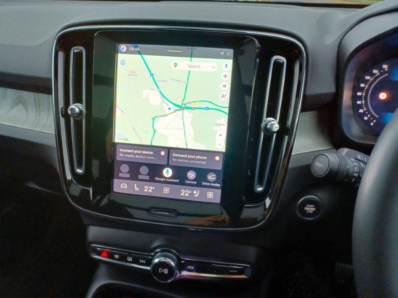 2025 (75) VOLVO XC40 2.0 B4P Ultra Bright 5dr Auto 5268781