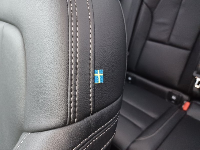 2025 (75) VOLVO XC40 2.0 B4P Ultra Bright 5dr Auto 5268808