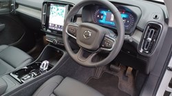 2025 (75) VOLVO XC40 2.0 B4P Ultra Bright 5dr Auto 5268798