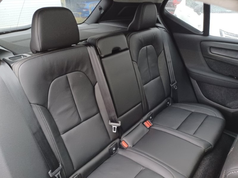 2025 (75) VOLVO XC40 2.0 B4P Ultra Bright 5dr Auto 5268801