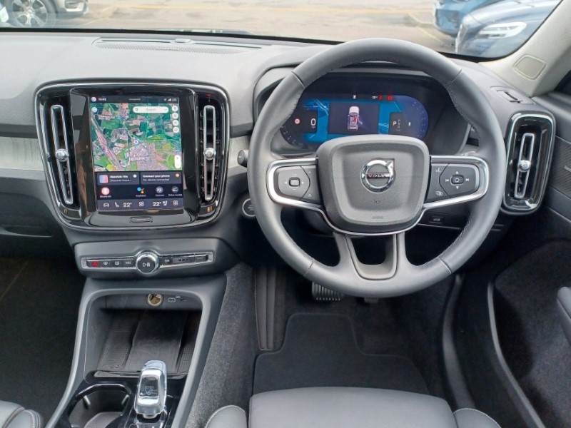 2025 (25) VOLVO XC40 2.0 B3P Ultra Bright 5dr Auto 5298943