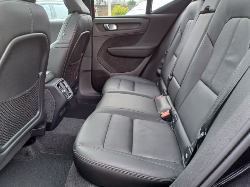2025 (25) VOLVO XC40 2.0 B3P Ultra Bright 5dr Auto 5298950