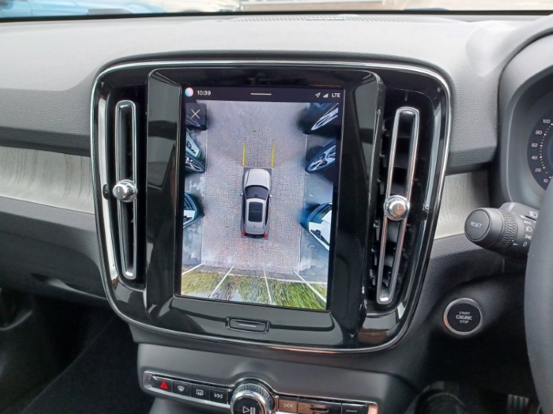 2025 (25) VOLVO XC40 2.0 B3P Ultra Bright 5dr Auto 5298928