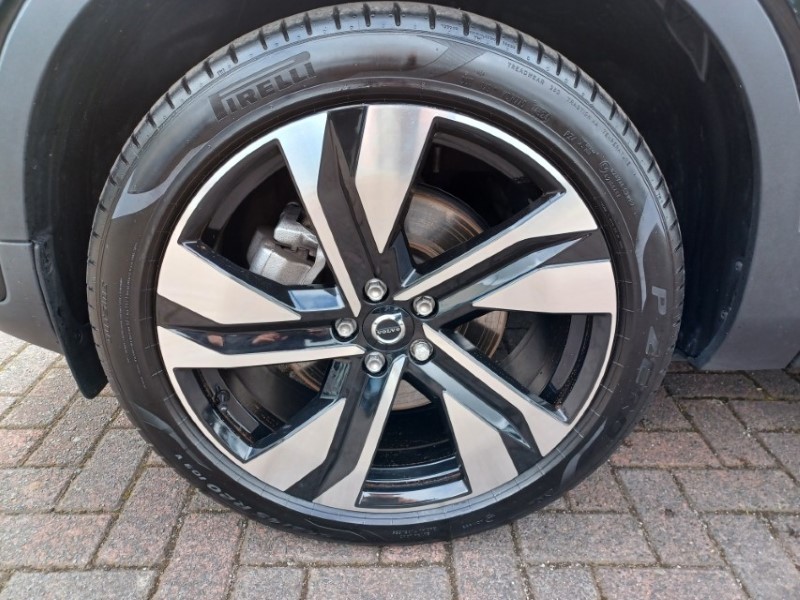 2025 (25) VOLVO XC40 2.0 B3P Ultra Bright 5dr Auto 5298956