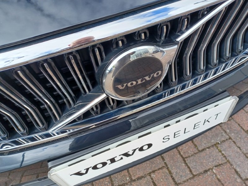 2025 (25) VOLVO XC40 2.0 B3P Ultra Bright 5dr Auto 5298967