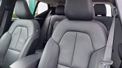 2025 (25) VOLVO XC40 2.0 B3P Ultra Bright 5dr Auto 5298949