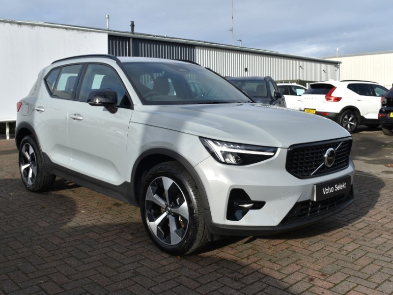 2026 (26) VOLVO XC40 2.0 B3P Plus Dark 5dr Auto