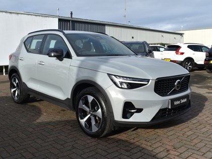 2026 (26) VOLVO XC40 2.0 B3P Plus Dark 5dr Auto
