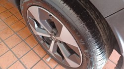 2025 (74) VOLVO XC40 2.0 B3P Plus Dark 5dr Auto 5330883