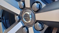 2025 (74) VOLVO XC40 2.0 B3P Plus Dark 5dr Auto 5330888