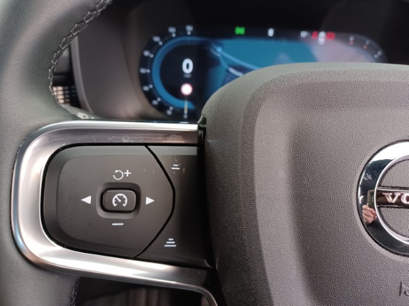 2025 (74) VOLVO XC40 2.0 B3P Plus Dark 5dr Auto 5330847