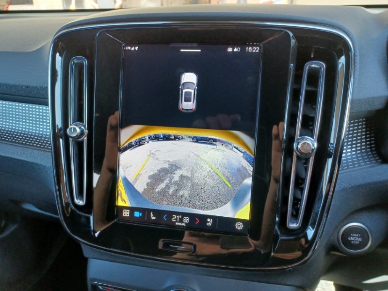 2025 (74) VOLVO XC40 2.0 B3P Plus Dark 5dr Auto 5330886