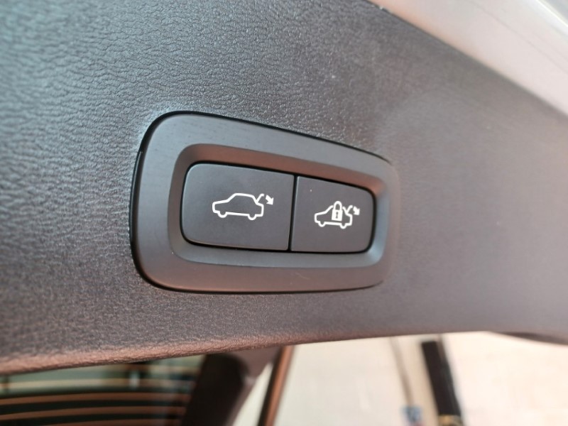2025 (74) VOLVO XC40 2.0 B3P Plus Dark 5dr Auto 5330874