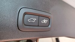 2025 (74) VOLVO XC40 2.0 B3P Plus Dark 5dr Auto 5330874