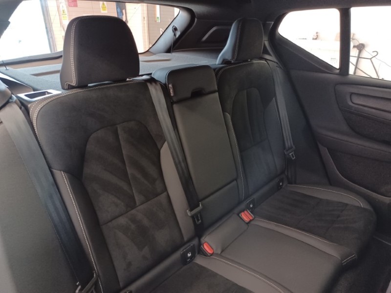 2025 (74) VOLVO XC40 2.0 B3P Plus Dark 5dr Auto 5330867