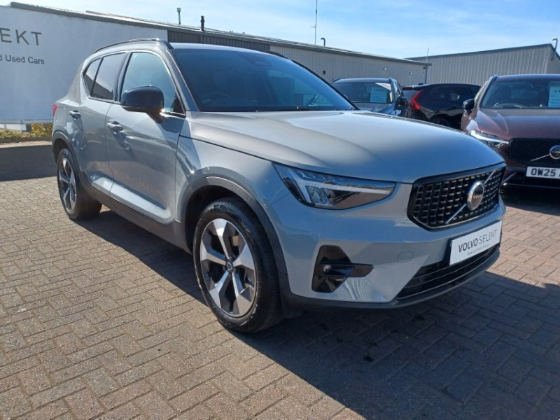 2025 (74) VOLVO XC40 2.0 B3P Plus Dark 5dr Auto