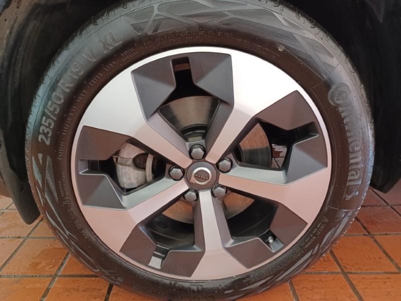 2025 (74) VOLVO XC40 2.0 B3P Plus Dark 5dr Auto 5330884