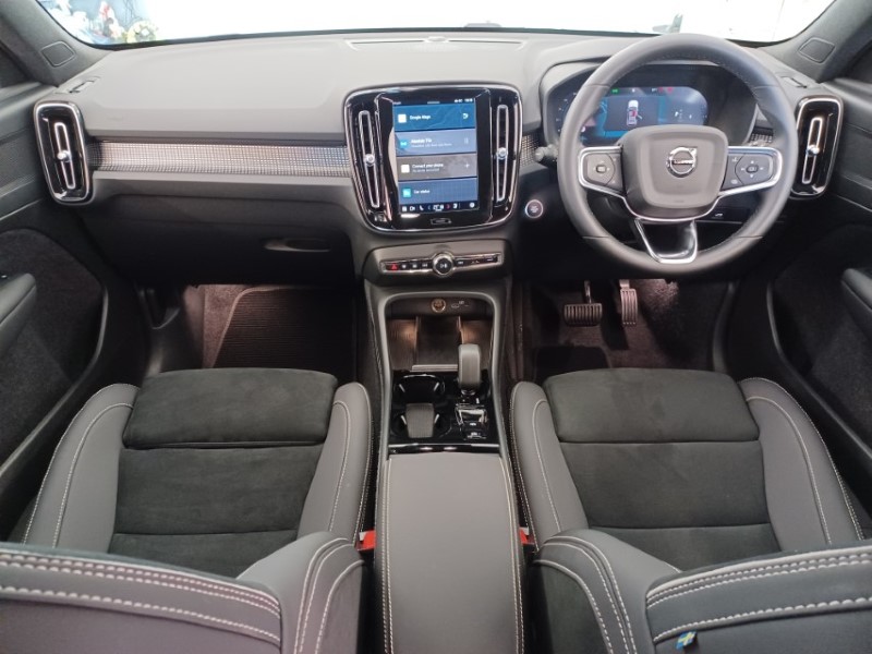 2025 (74) VOLVO XC40 2.0 B3P Plus Dark 5dr Auto 5330871